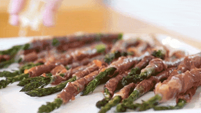 Asparagus Wrapped in Prosciutto