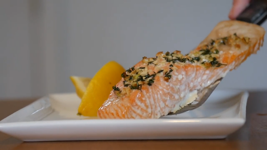 Baked Salmon with Garlic and Thyme