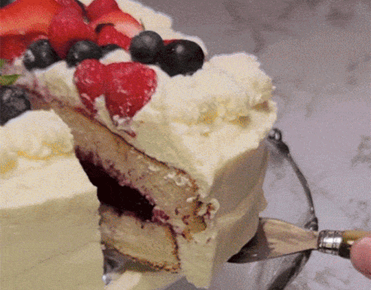 Berry Chantilly Cake