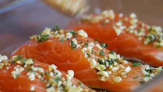 Baked Salmon with Garlic and Thyme