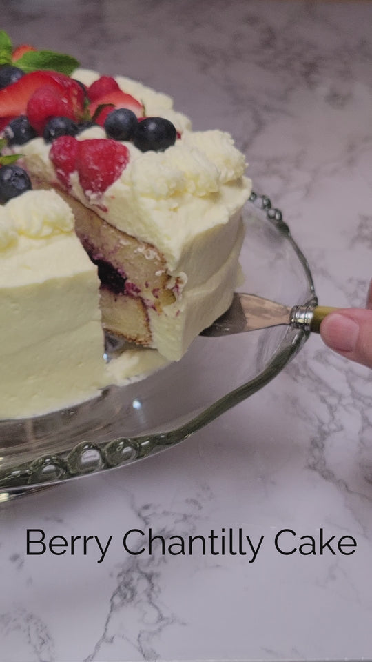 Berry Chantilly Cake